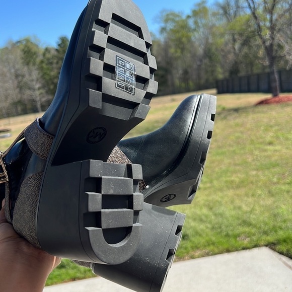 Michael Michael Kors
Keisha 75mm sock boots - Picture 5 of 5